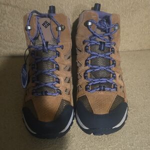 Columbia Women's Tan and Purple Athletic Shoes